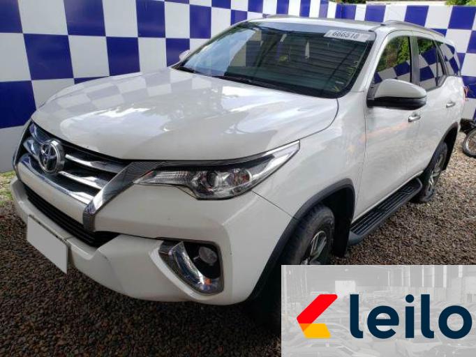 TOYOTA HILUX SW4 19_19